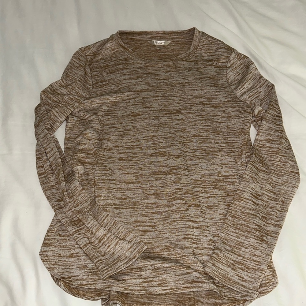 Never worn- tan and beige Banana Republic lightweight sweater